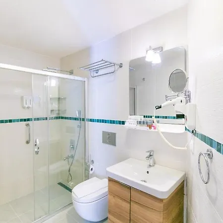 Big Poseidon Boutique & Yacht Club 호텔 말마리스