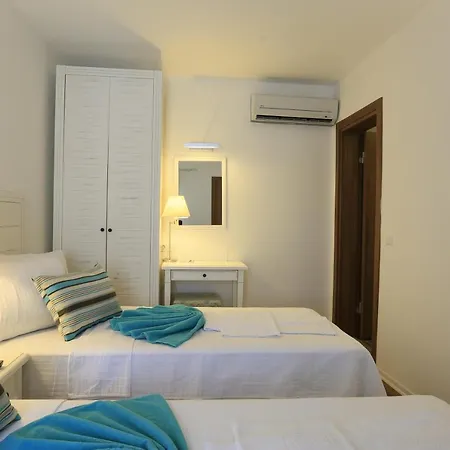 Big Poseidon Boutique & Yacht Club Ξενοδοχείο *