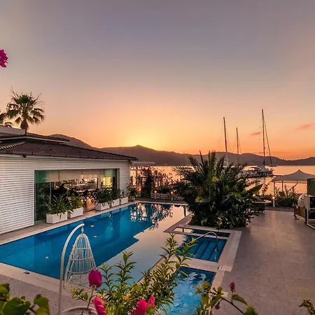Big Poseidon Boutique & Yacht Club Hotel