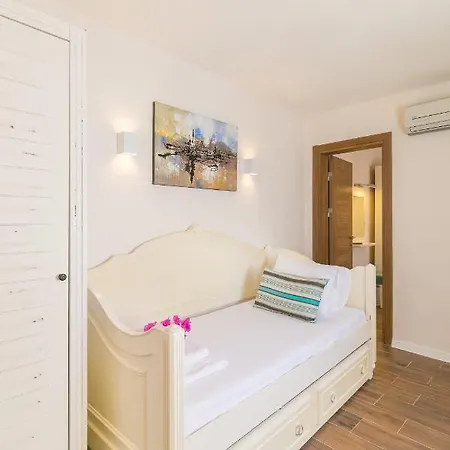 Hotel Big Poseidon Boutique & Yacht Club