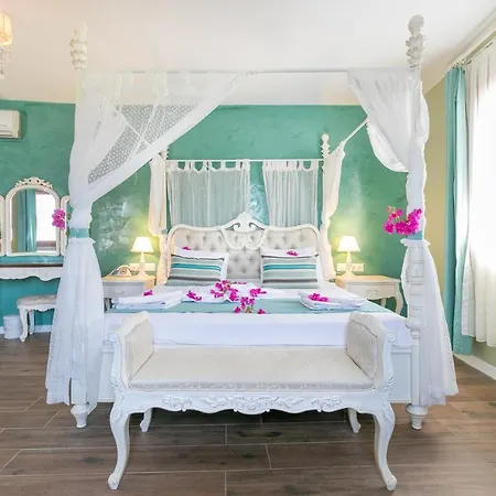 Big Poseidon Boutique & Yacht Club Hotel
