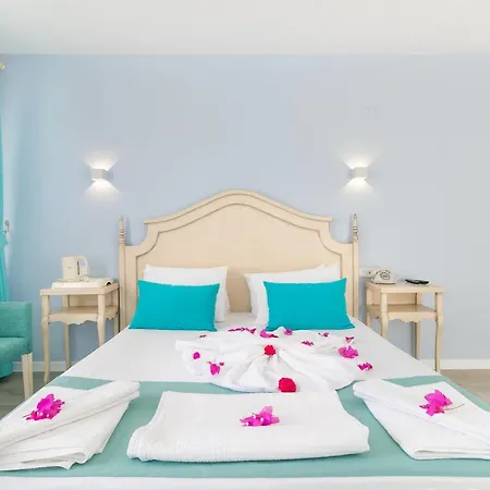 Big Poseidon Boutique & Yacht Club Hotel *